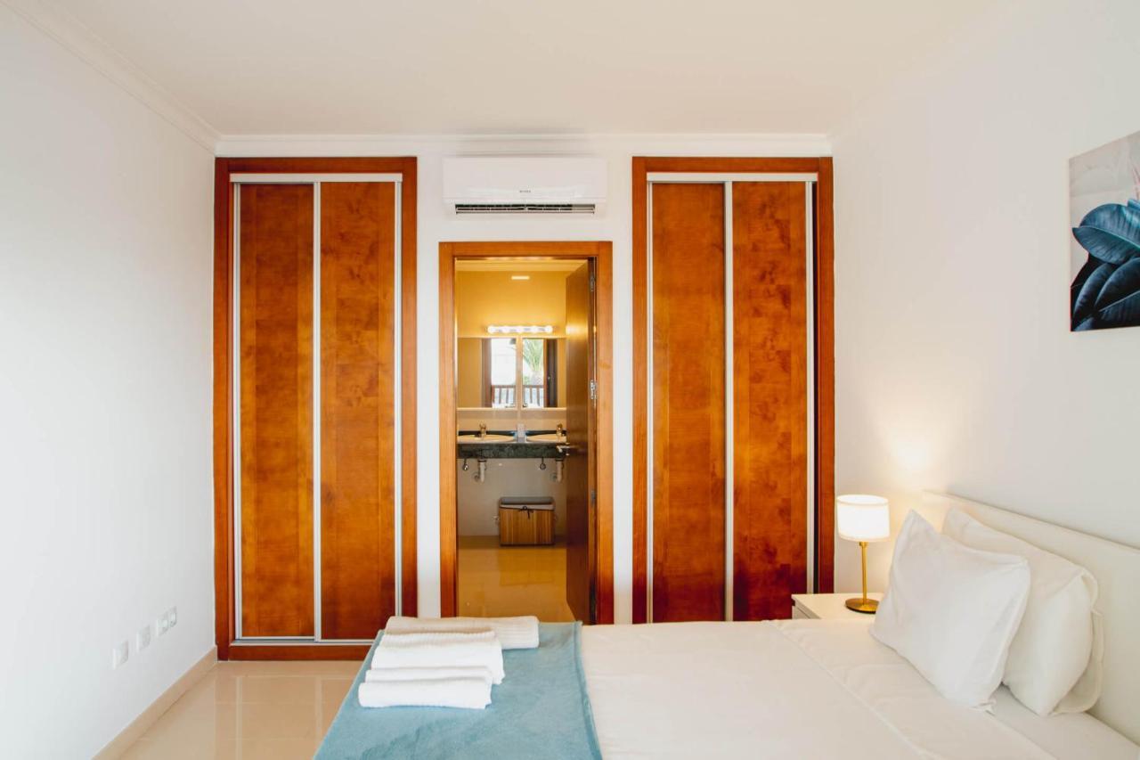 Stylish 6 Bedroom Villa Princesa - Hot Tub - Heated Pool - Near Beach & Waterparks Playa Blanca  Eksteriør bilde